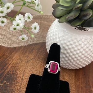 Gorgeous 2 3/4 ct Ruby Ring with Diamonds